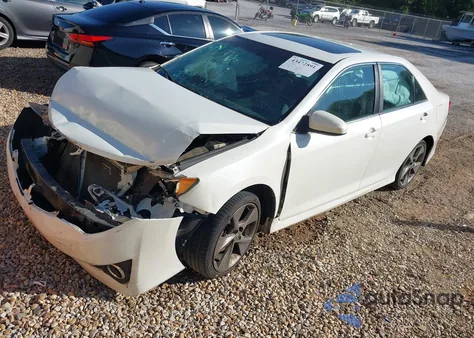 2014 Toyota Camry Se Sport z USA, uszkodzony, nr VIN 4T1BF1FK3EU414990